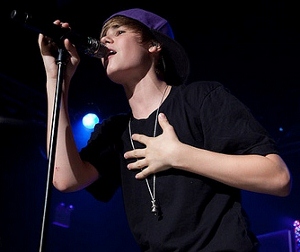 Justin Bieber sings his heart out