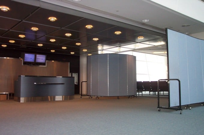 Room Dividers as barriers in airport terminal