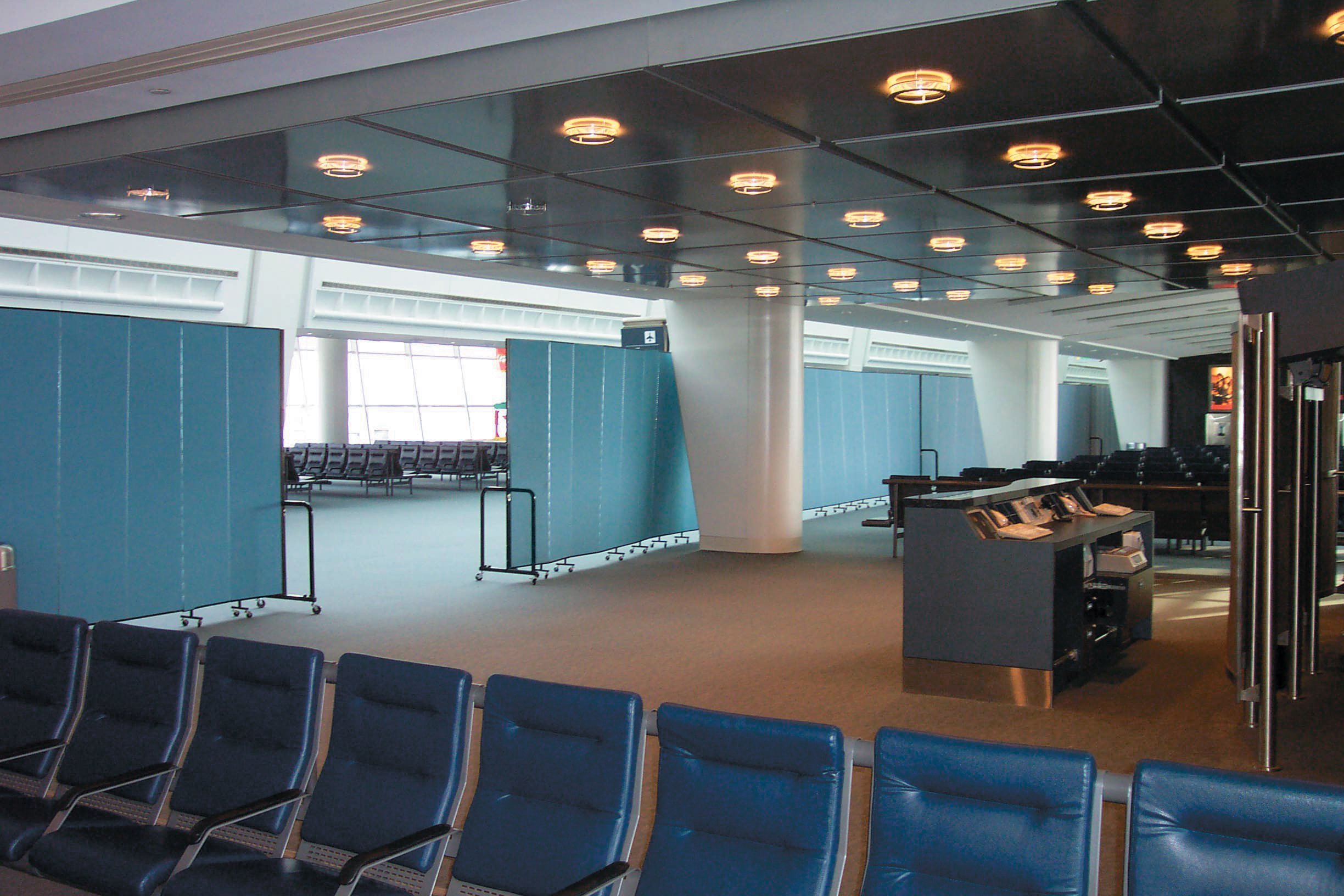 portable walls used in an airport