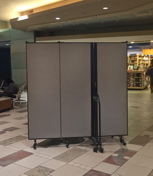 Airport construction safety screen Airport construction safety screen