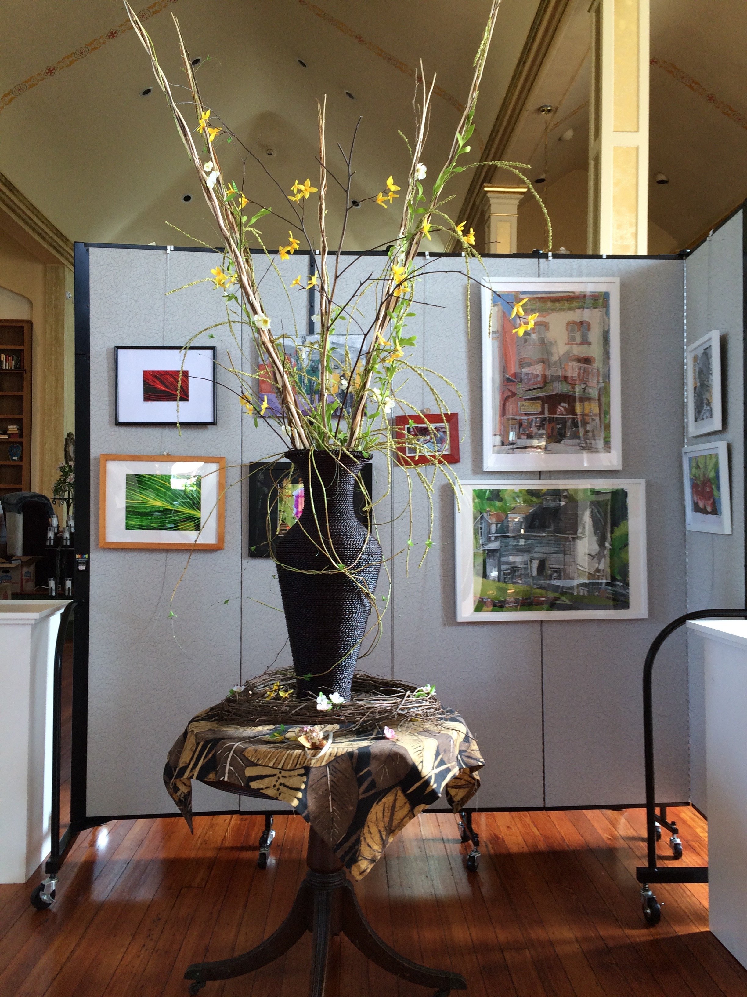 Movable wall used as a backdrop for a gallery