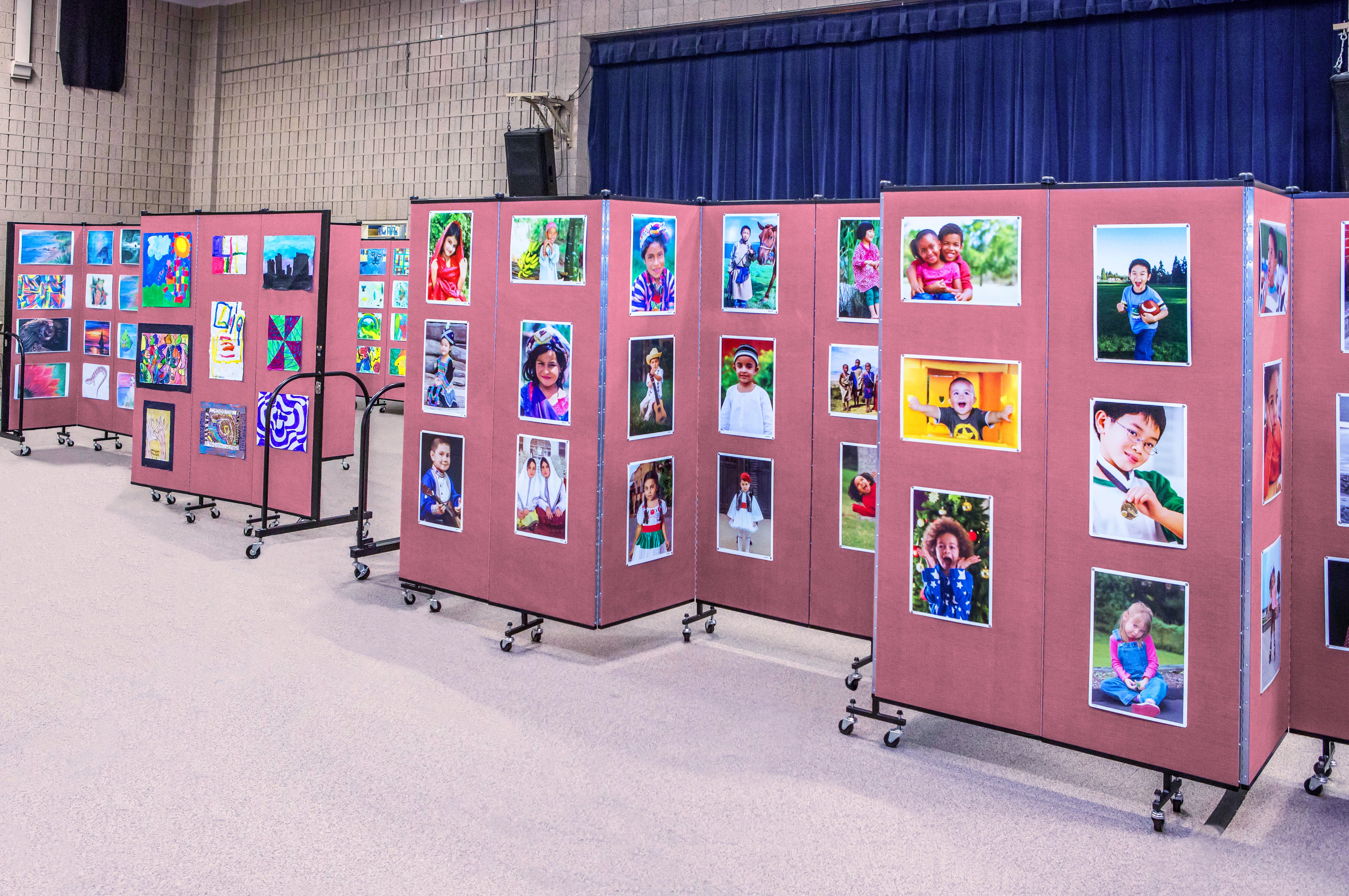 Art Display Screens Showcase Student's Talents - Screenflex