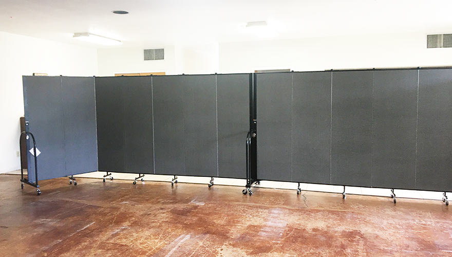 directing foot traffic with Screenflex Portable Walls